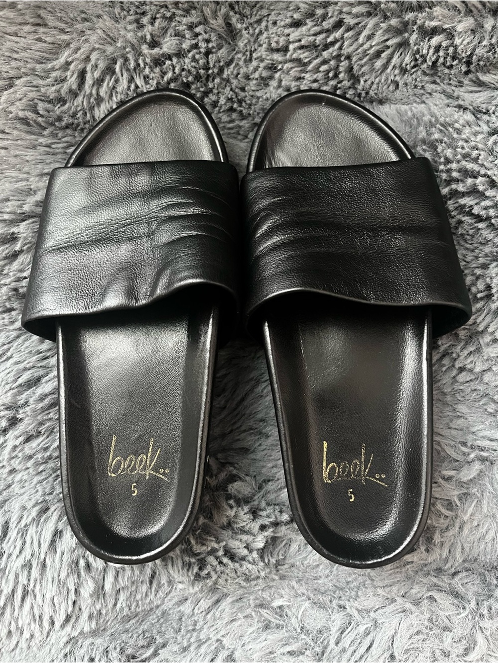 Been women’s Black Leather Slide Sandals